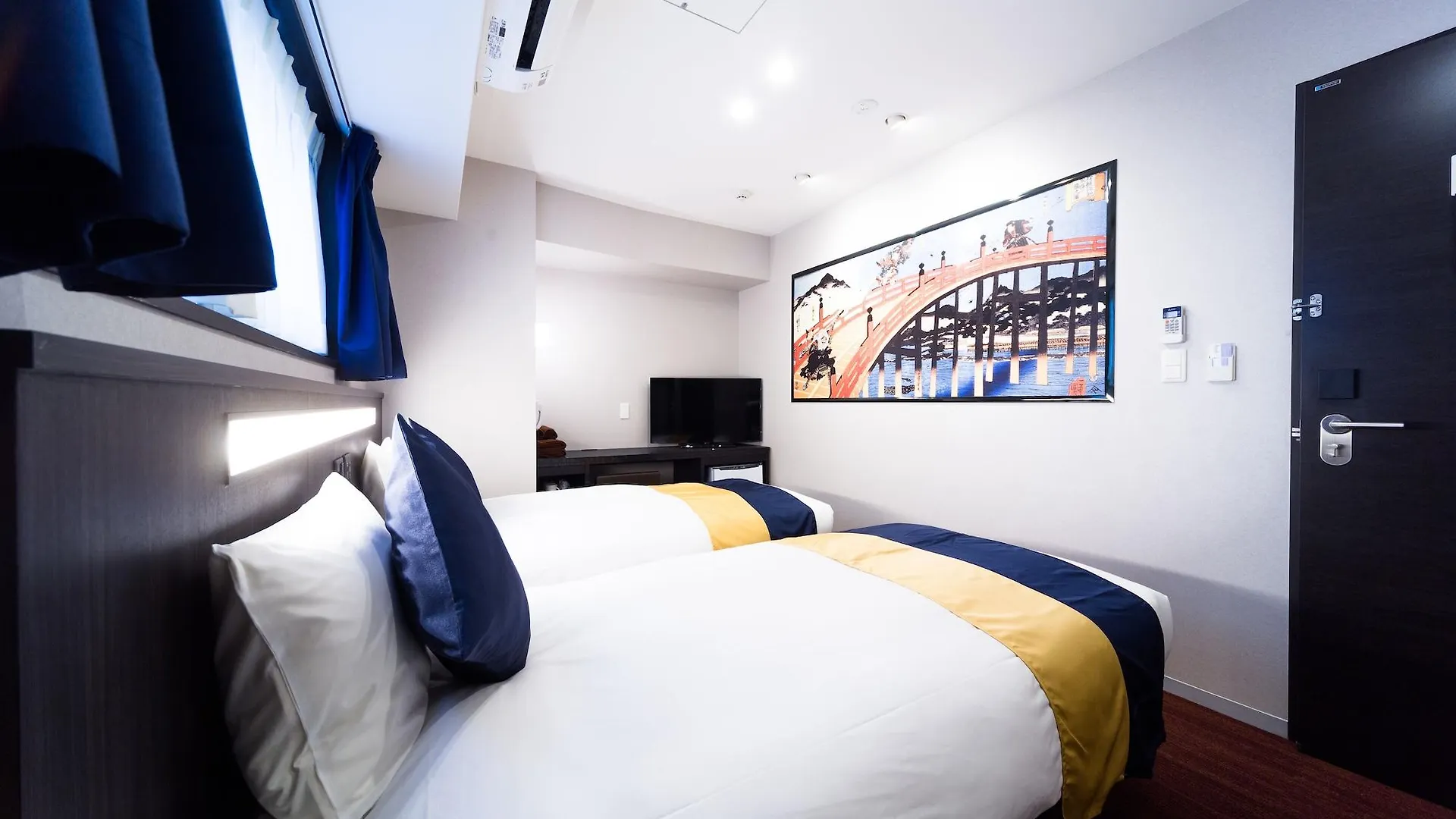 Kuromon Crystal Hotel Osaka 4*,