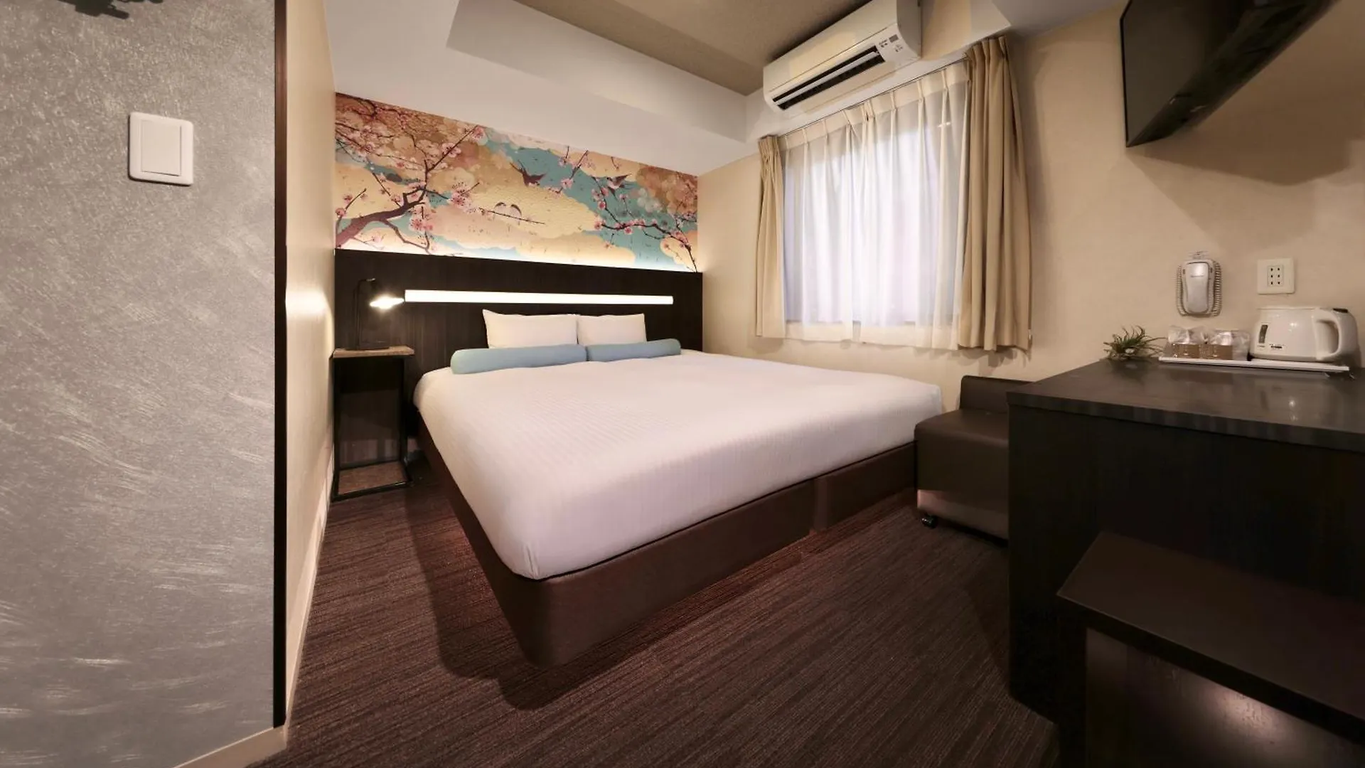 Kuromon Crystal Hotel Osaka 4*,  Japan